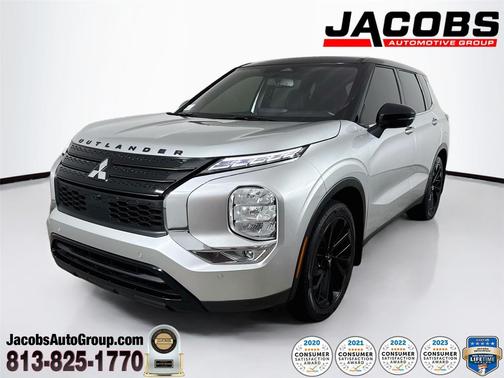 Alloy Silver Metallic 2023 Mitsubishi Outlander SEL Black Edition