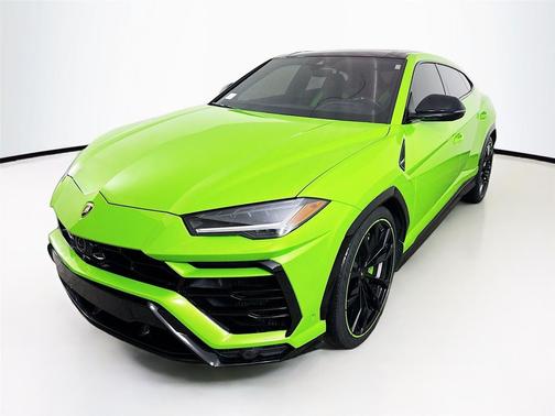 2021 Lamborghini Urus Pearl Capsule