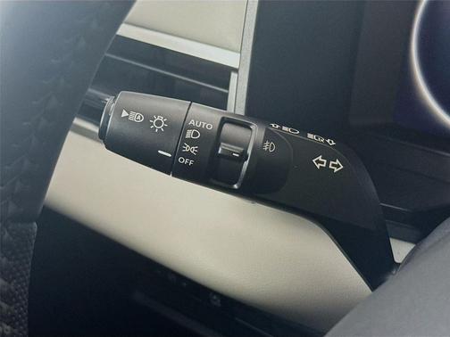 White Diamond 2026 Mitsubishi Outlander SE 1.5T 2WD