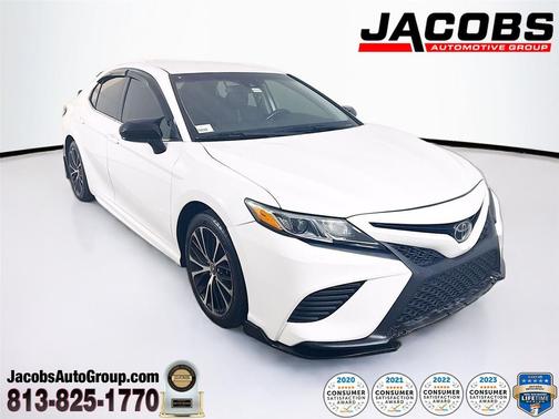 2020 Toyota Camry SE