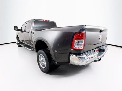 2024 RAM 3500 Tradesman Crew Cab 4x4 8' Box