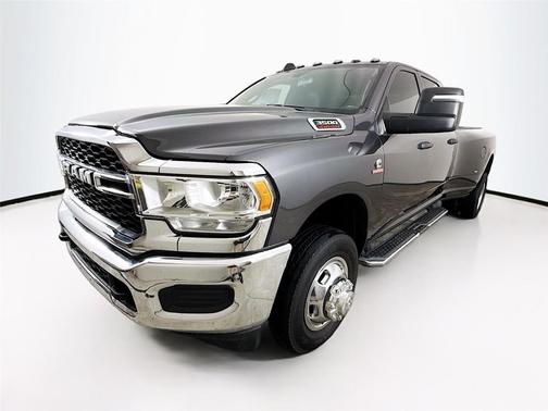 2024 RAM 3500 Tradesman Crew Cab 4x4 8' Box