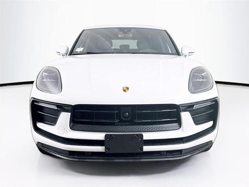 2024 Porsche Macan Base (PDK)