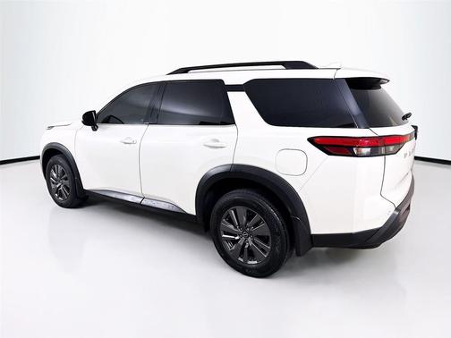 2024 Nissan Pathfinder SV FWD