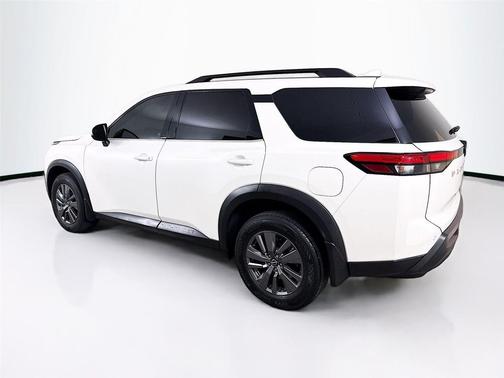 2024 Nissan Pathfinder SV FWD