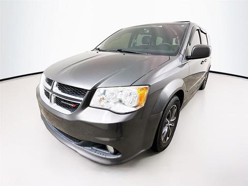 Granite Pearlcoat 2017 Dodge Grand Caravan SXT