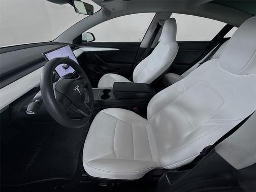 Pearl White Multi-Coat 2023 Tesla Model 3 Standard Range