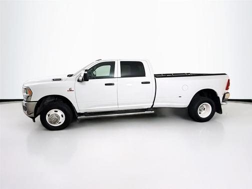 2024 RAM 3500 Tradesman Crew Cab 4x4 8' Box
