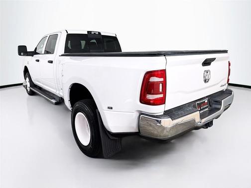 2024 RAM 3500 Tradesman Crew Cab 4x4 8' Box