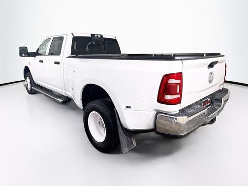 2024 RAM 3500 Tradesman Crew Cab 4x4 8' Box