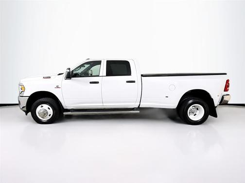 2024 RAM 3500 Tradesman Crew Cab 4x4 8' Box
