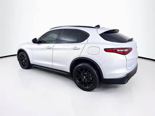 2021 Alfa Romeo Stelvio Base