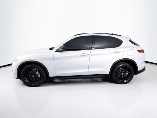 2021 Alfa Romeo Stelvio Base