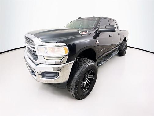 2019 RAM 3500 Tradesman Crew Cab 4x4 6'4' Box