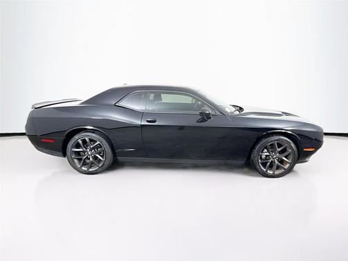 Pitch Black Clearcoat 2023 Dodge Challenger SXT