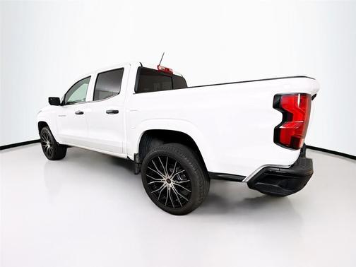 2024 Chevrolet Colorado WT