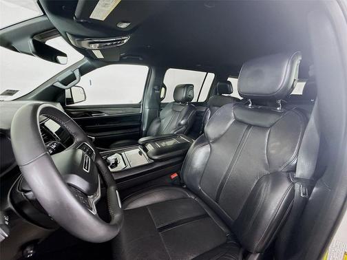 2022 Jeep Wagoneer Series II 4x2