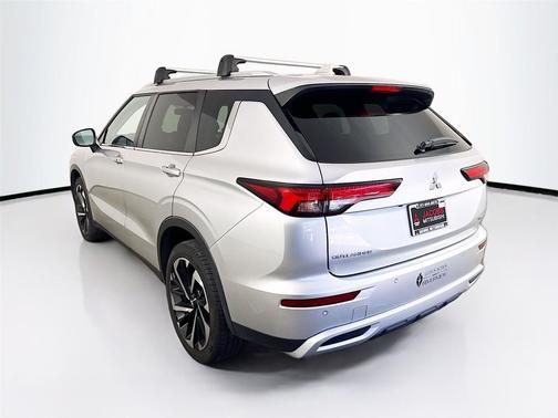 Alloy Silver Metallic 2024 Mitsubishi Outlander SE 2.5 2WD