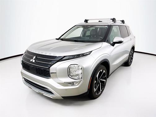Alloy Silver Metallic 2024 Mitsubishi Outlander SE 2.5 2WD