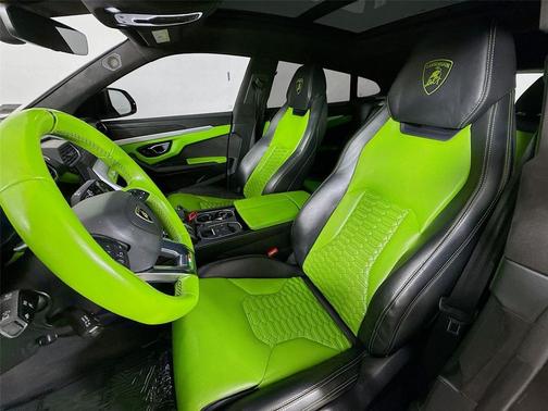 2019 Lamborghini Urus AWD