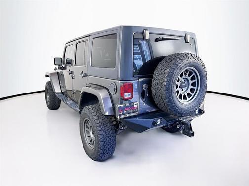 Granite Crystal Metallic Clearcoat 2018 Jeep Wrangler JK Unlimited Sahara