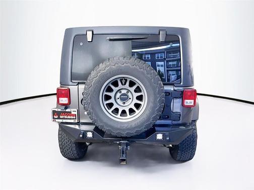 Granite Crystal Metallic Clearcoat 2018 Jeep Wrangler JK Unlimited Sahara