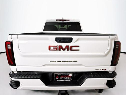 2024 GMC Sierra 2500 AT4
