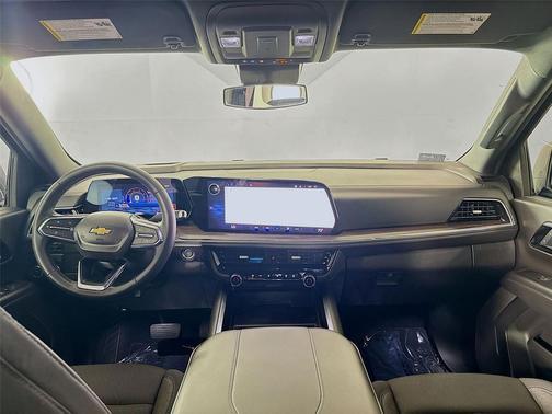 2025 Chevrolet Suburban LS