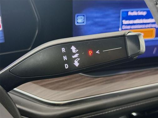 2025 Chevrolet Suburban LS