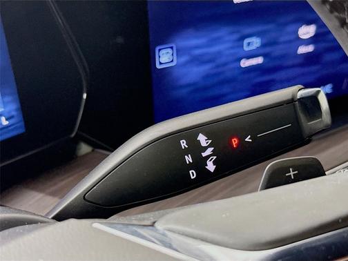 2025 Chevrolet Suburban LS