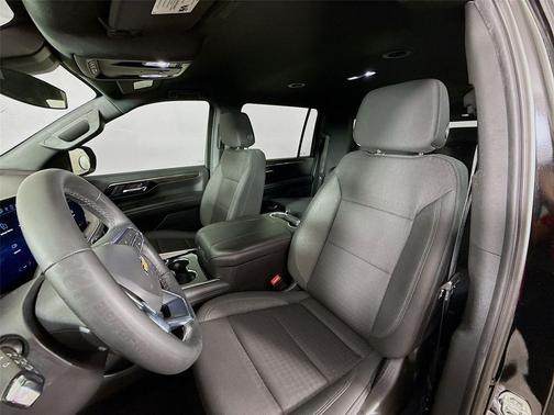 2025 Chevrolet Suburban LS