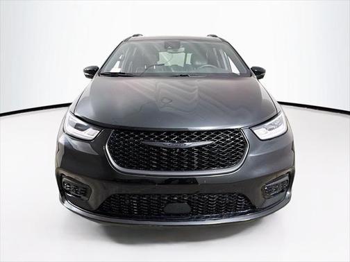 2024 Chrysler Pacifica Hybrid Premium S Appearance Pkg