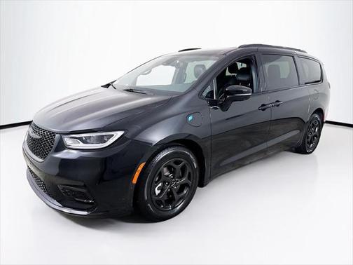 2024 Chrysler Pacifica Hybrid Premium S Appearance Pkg