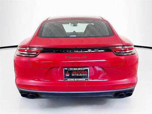 2019 Porsche Panamera 4