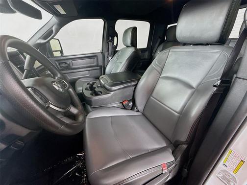 Bright White Clearcoat 2025 RAM 2500 Tradesman Crew Cab 4x4 8' Box