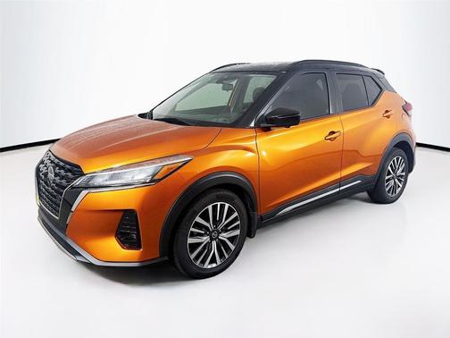 2021 Nissan Kicks SR