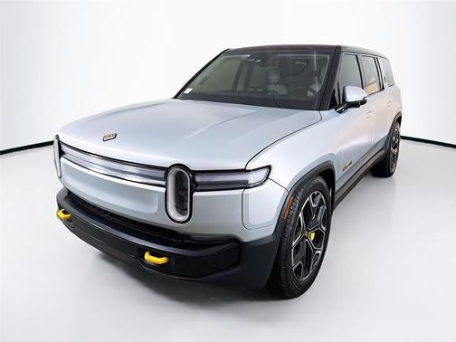 2025 Rivian R1S Premium Tri Motor Max Pack