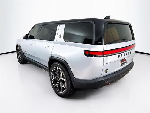 2025 Rivian R1S Premium Tri Motor Max Pack