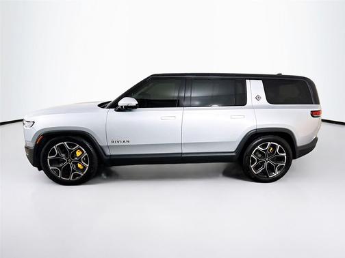 2025 Rivian R1S Premium Tri Motor Max Pack