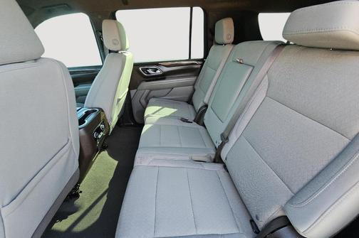 Dark Ash Metallic 2022 Chevrolet Suburban LS