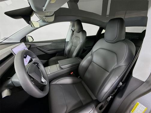 2026 Tesla Model Y Premium Rear-Wheel Drive