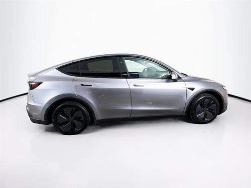 2026 Tesla Model Y Premium Rear-Wheel Drive