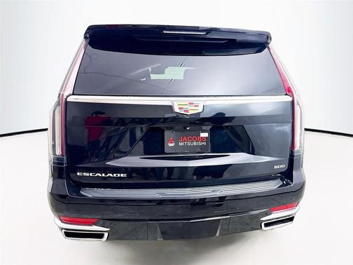 2022 Cadillac Escalade Luxury