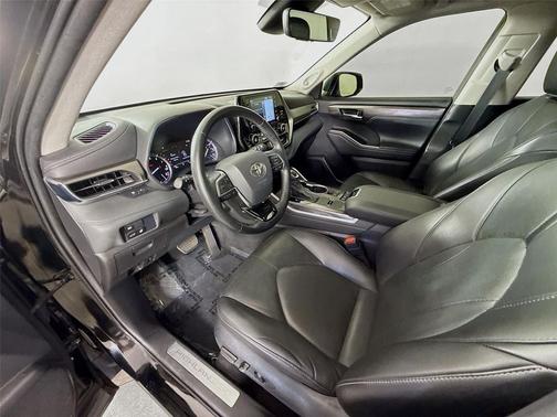 Midnight Black Metallic 2021 Toyota Highlander Platinum