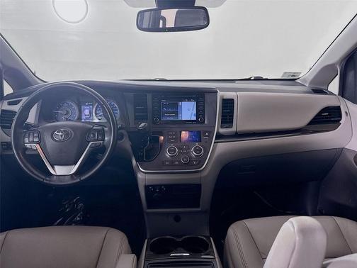 Celestial Silver Metallic 2020 Toyota Sienna XLE