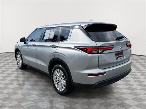 2023 Mitsubishi Outlander ES 2.5 2WD