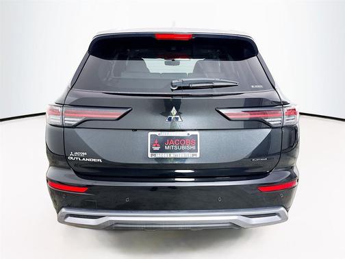 2025 Mitsubishi Outlander PLATINUM EDITION 2.5 S-AWC