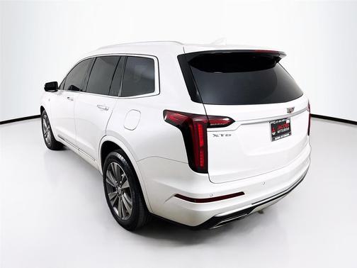 2022 Cadillac XT6 Premium Luxury FWD