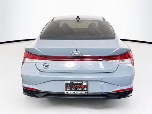 2022 Hyundai ELANTRA Limited