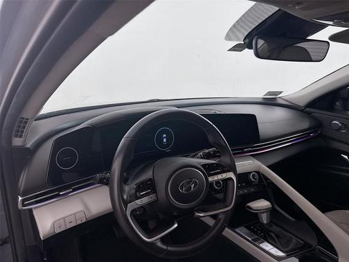 2022 Hyundai ELANTRA Limited